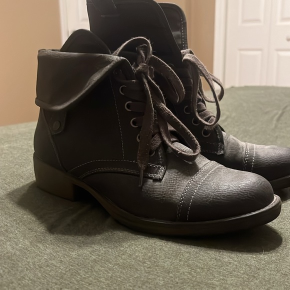 Grey Rocketdog Boots - Picture 9 of 11